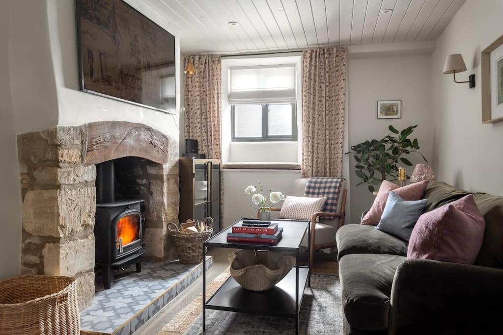Whitsun Cottage Stow-on-the-Wold ภายนอก รูปภาพ