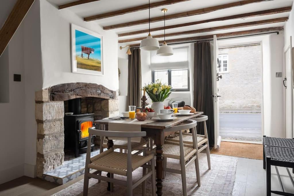 Whitsun Cottage Stow-on-the-Wold ภายนอก รูปภาพ