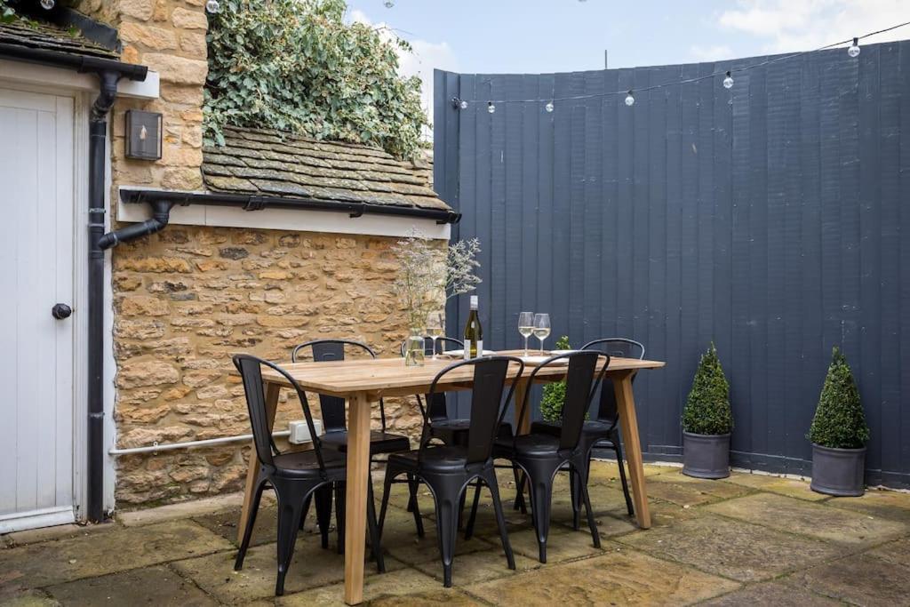 Whitsun Cottage Stow-on-the-Wold ภายนอก รูปภาพ