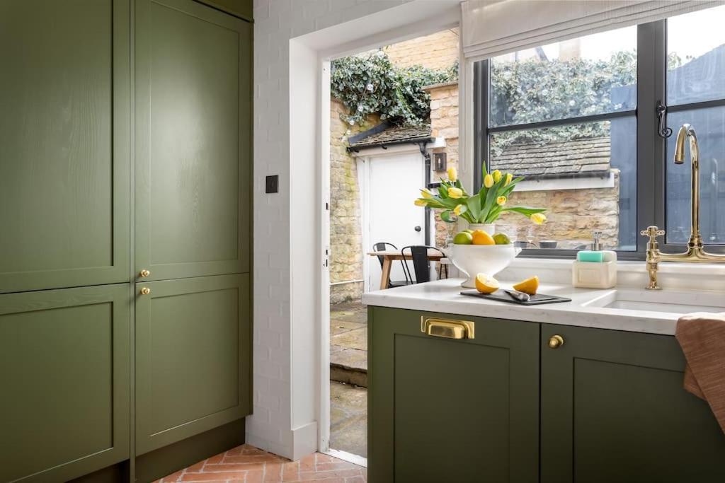 Whitsun Cottage Stow-on-the-Wold ภายนอก รูปภาพ
